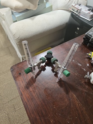 Oxygen Flowmeters With Chemetron Wall Connector