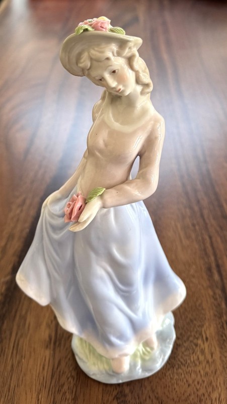 Vintage Porcelain Figurine VICTORIAN LADY holding a Rose 9.5" Blue White Pink