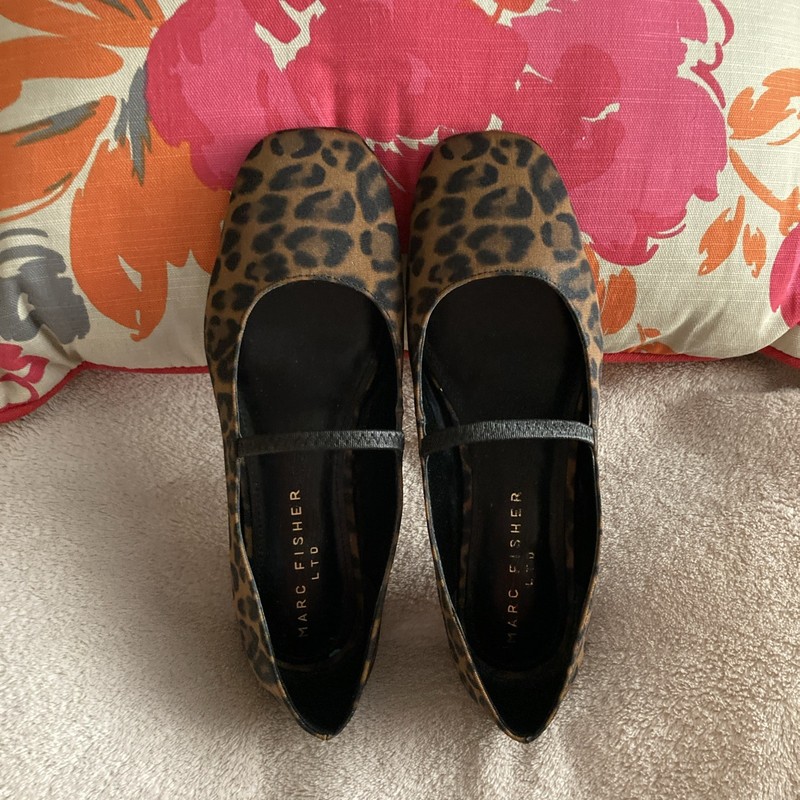 Marc Fisher LTD  Urella Mary Jane Flats Animal Print Women’s Size 6.5M