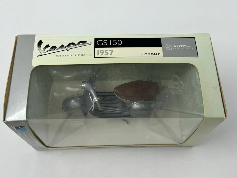 AUTOart 1/12 Silver VESPA GS150 PIAGGIO Scooter - Image 3 of 4