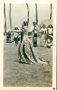 1940 dancer Kodak Hula Show Waikiki Hawaii photo