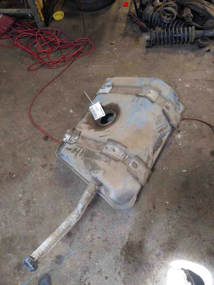Chevy Camaro Pontiac Firebird 1993-1997 conjunto de tanque de combustible OEM 10269093 Foto 2 de 2