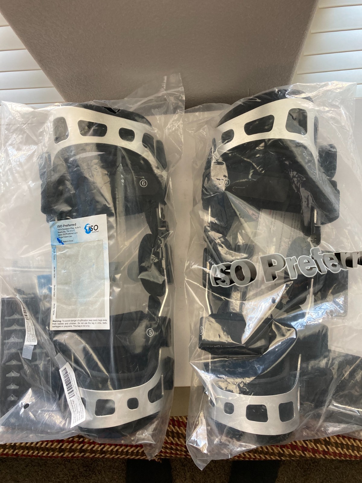 New Pair of ISO Preferred OA Dual Upright ROM Hinge Knee Brace Medium Size (R&L)