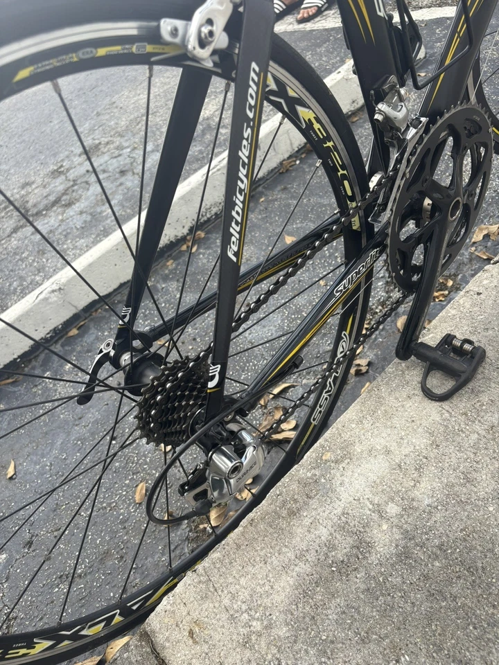 Bicicleta de carretera con cuadro de carbono/aluminio FELT Aero S22 - 52 cm - Shimano Dura Ace Foto 3 de 3