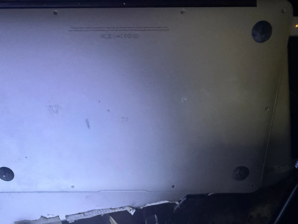 2012 Apple MacBook Air 11" i5 1.4GHz 4GB RAM 128GB HDD Silver A1465 MAC OS SONOM - Image 4 of 4