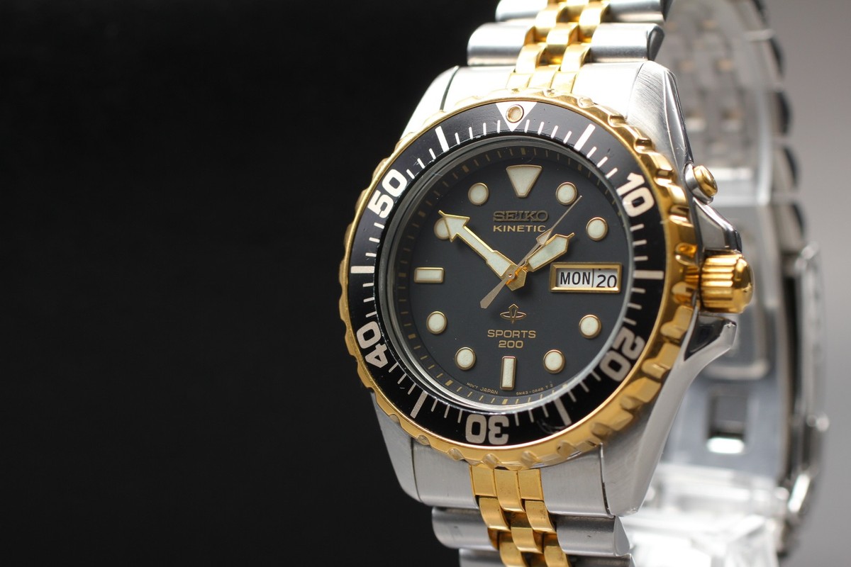 Seiko Kinetic Sports 200 Divers Watch 5M43-0A40 Black Dial