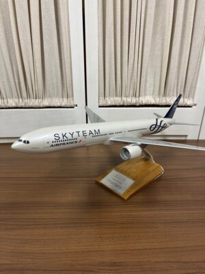 PACMIN パックミン　KLM Boeing B777-300ER モデル Amazon.com: Herpa Snap-Fit Model Airplane KLM Boeing 777 300ER