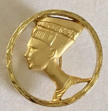 Queen Nefertiti Egyptian Lapel Pin Gold Tone Brooch Pendant A46