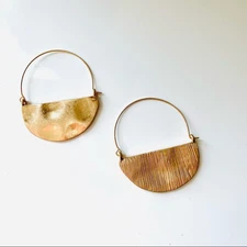 NEW NORDSTROM REVOLVE Gold Hammered Half Circle Disc Hoop Earrings Jewelry Boho