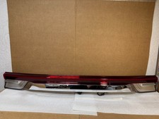 2022 2023 2024 LINCOLN NAVIGATOR REAR CENTER TAIL LIGHT OEM