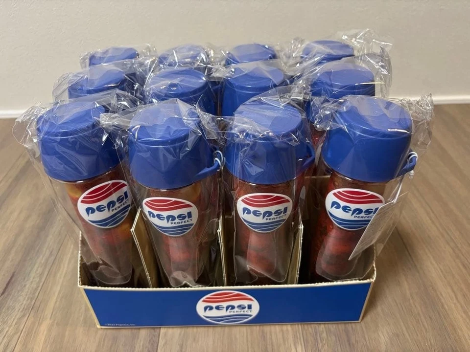 Pepsi Perfect Bottle Back To The Future 40th Donki Japan 1/2/3 Flaschen Option - Bild 2 von 4