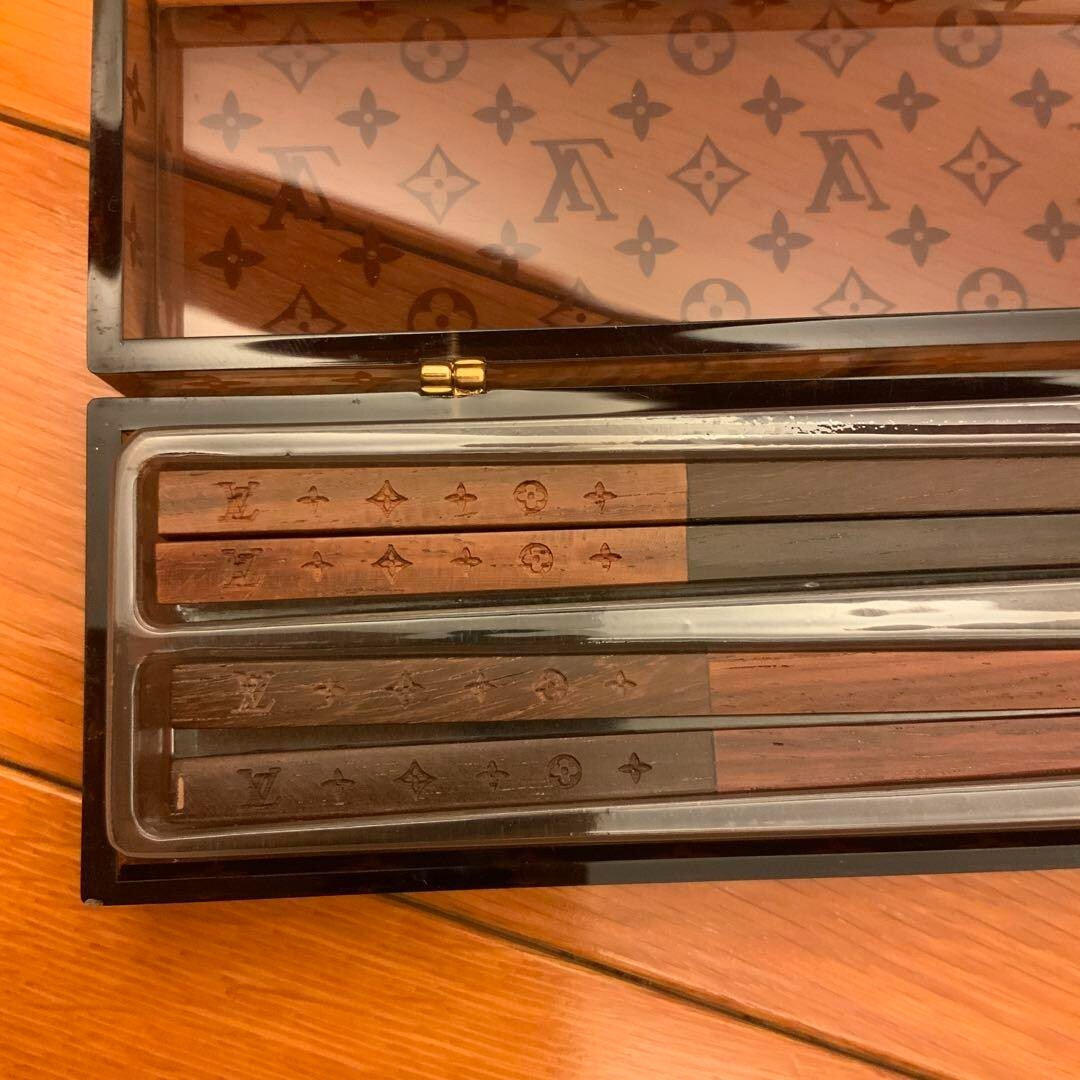 LOUIS VUITTON Chopsticks pair Monogram LV Japan 25th LOUIS VUITTON Chopsticks pair Monogram LV Japan 25th