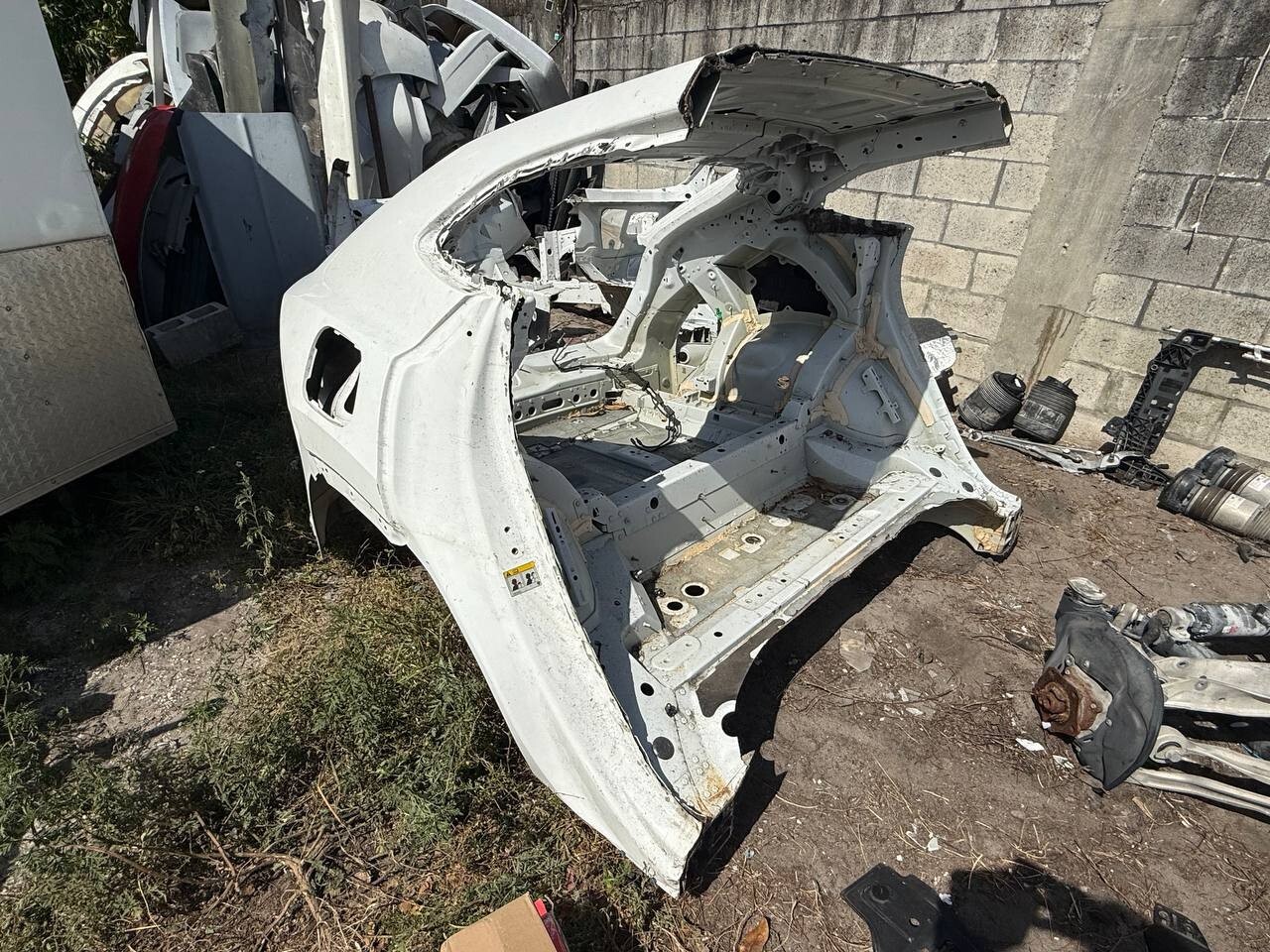 2019 - 2024 Lamborghini urus rear clip / left and right quarter panel