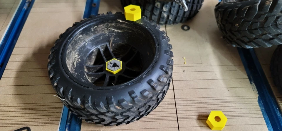 Juego de cuatro fundas adaptadoras HEX de 12 mm a 14 mm Traxxas y más RC Foto 3 de 3