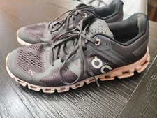 On Cloud Women’s, Rock/Rose Running Shoes, Sz 6.5 Grey 🔥 Nice Item