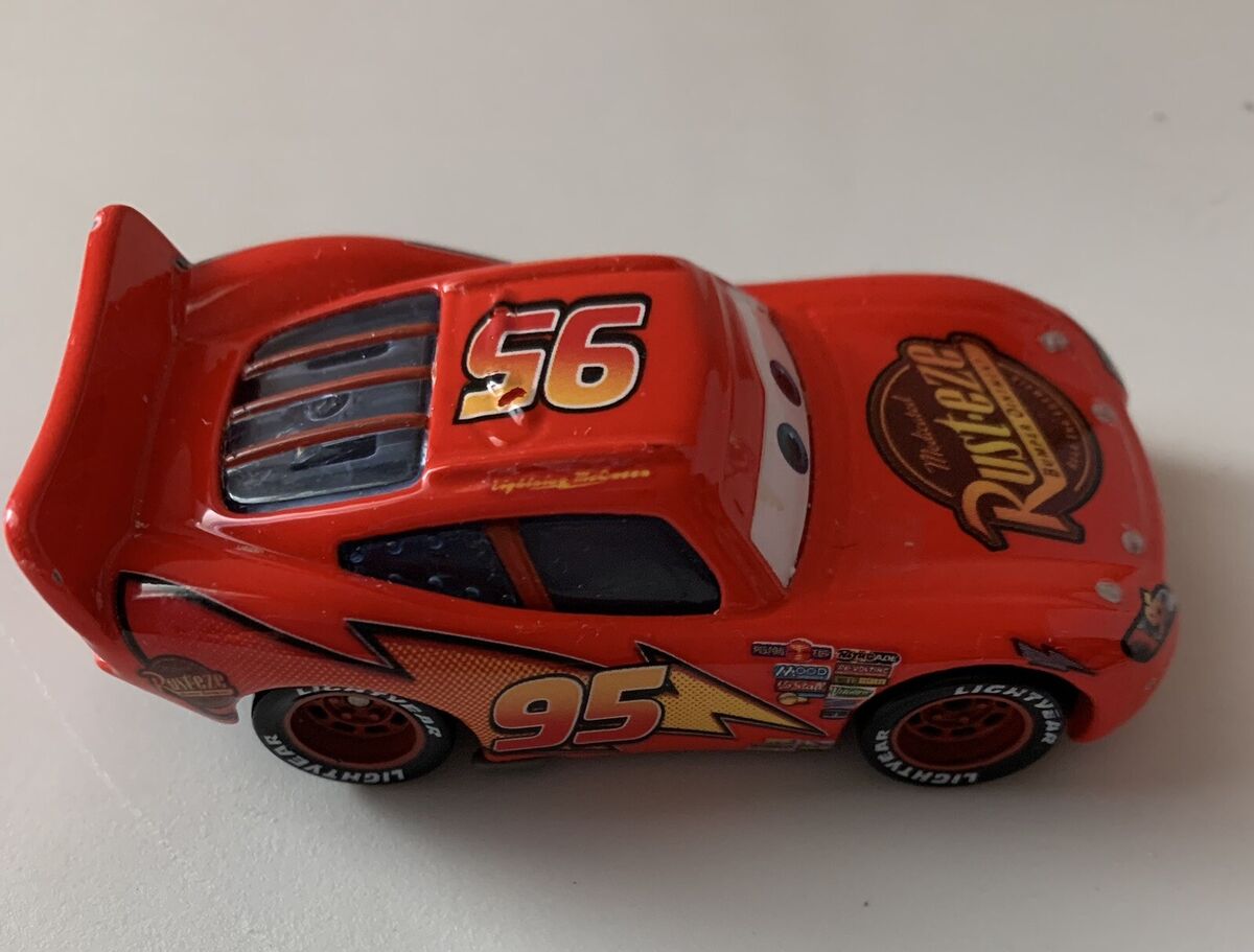 Disney Pixar Cars Rust-Eze Lightening McQueen 95 Red Car Disney Pixar Cars Rust-Eze Lightening McQueen 95 Red Car