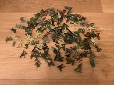 Toy soldiers of various sizes and colours, plastic, over 150