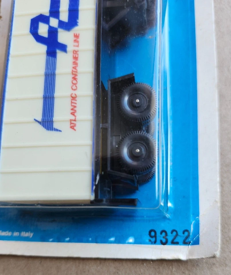 MODEL POWER ROAD HAULERS HO GAUGE 1:87 SCALE 9322 Tractor & Trailer 30' - Image 2 of 4