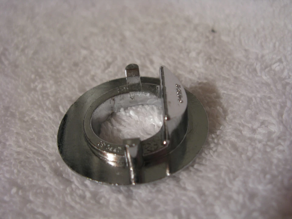 Nuevo de Lote Antiguo Mopar 1967 Dodge Dart Antena Bisel Foto 2 de 2