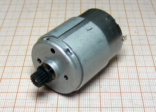 Electric motor ( elektromotor ) QK1-0550 RN864724 [M1-S]7 - Zdjęcie 1 z 6