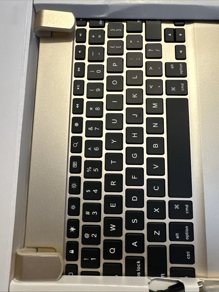 Brydge Air Aluminum GOLD Keyboard for iPad Air and iPad Air 2 - Image 3 of 4