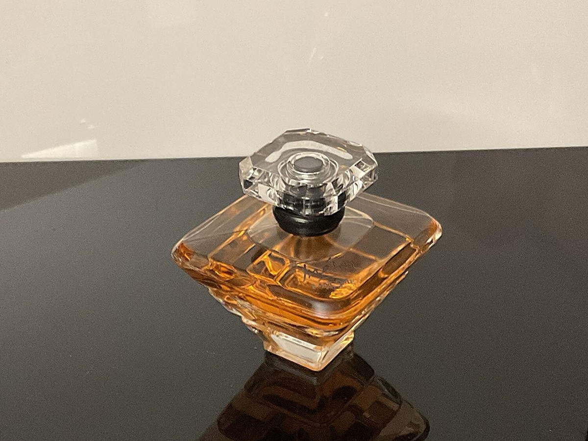 LANCOME Trésor Eau de Parfum 100ml Amazon.com: Lancôme Trésor Eau de Parfum - Long Lasting