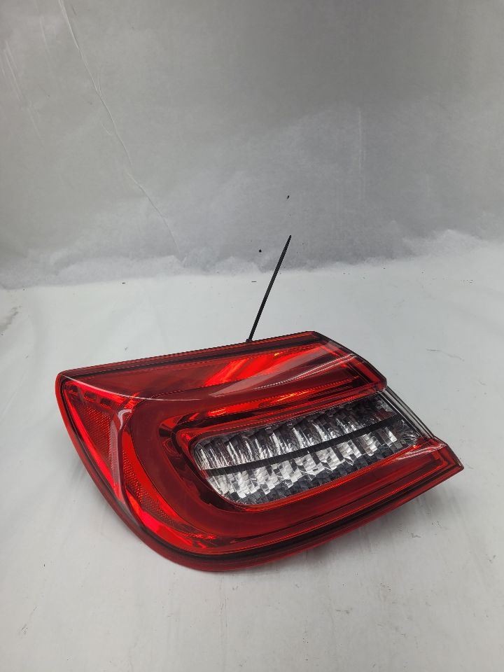 2014-2017 MASERATI QUATTROPORTE LEFT REAR OUTER TAIL BRAKE LIGHT OEM 6700054520