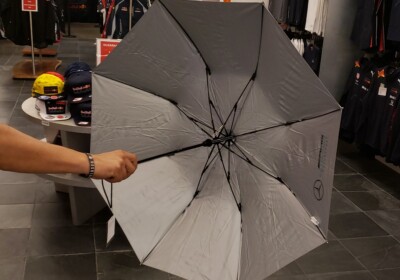 Parapluie Pliable Mercedes-Benz AMG Petronas F1 – Compact Automatique, Anti-Vent, Noir – Édition Officielle Équipe Formule 1