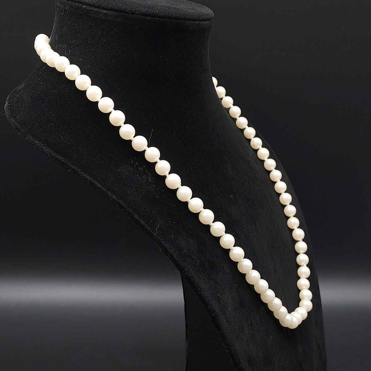 Monet 24 Inch Faux Pearl Necklace Cream Off White Vintage Costume