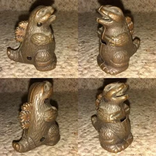 RARE BRONZE BEETLAND GODZILLA JAPAN LIGHTER 1978 NO INNERS FIN SPRING WORKS 2" 