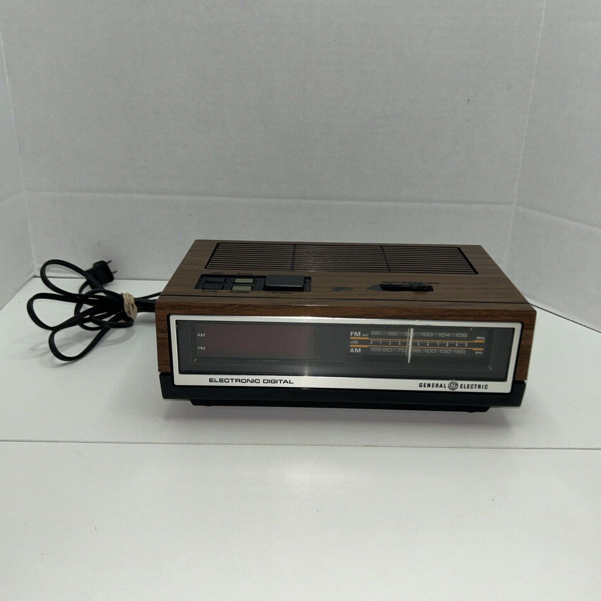 Vintage GE General Electric Digital AM/FM Alarm Clock Radio 7