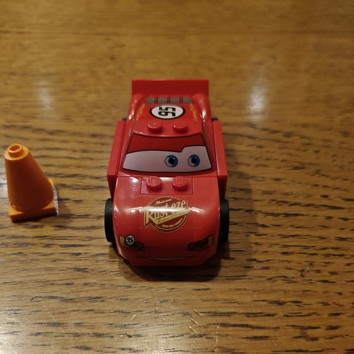 LEGO Cars: Radiator Springs Lightning Mcqueen (8200) - 第 4/15 張圖片