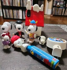 vtg  Peanuts Snoopy Mixed Lot 80s 90s Joe Cool Night Lamp Piggy Bank Figures 