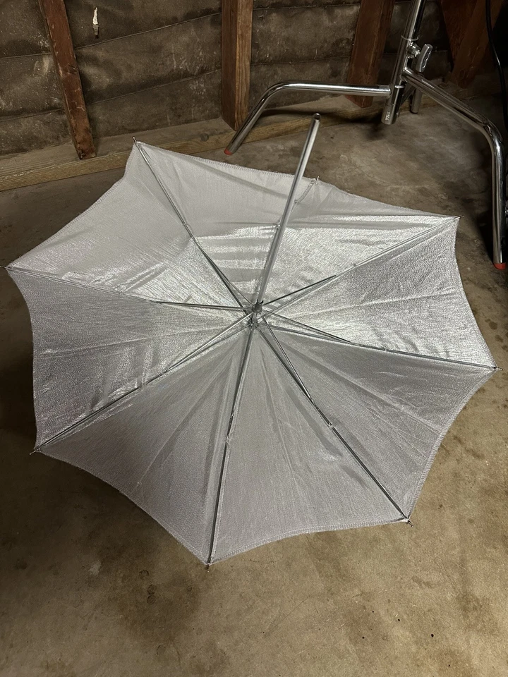 2X Lowel Omni 500 W Light Kit with Stand, Accessories and Hard Case + EXTRAS - Image 2 of 4