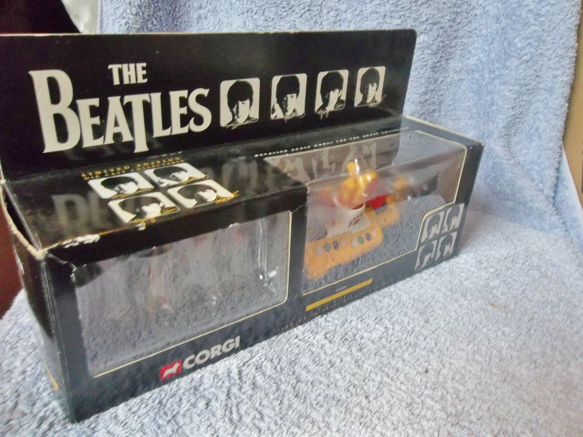 THE BEATLES CORGI YELLOW SUBMARINE 4 BEATLES FIGURES BLACK