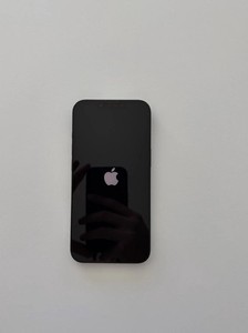 Apple iPhone 13 - Blau, 128 GB, ohne Simlock, Akkukapazität bei 81% + Ladekabel