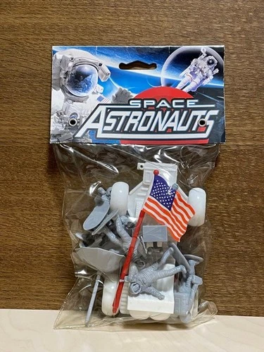 Hing Fat Astronaut Figure Set Cheap Toy Army Men #b5809f