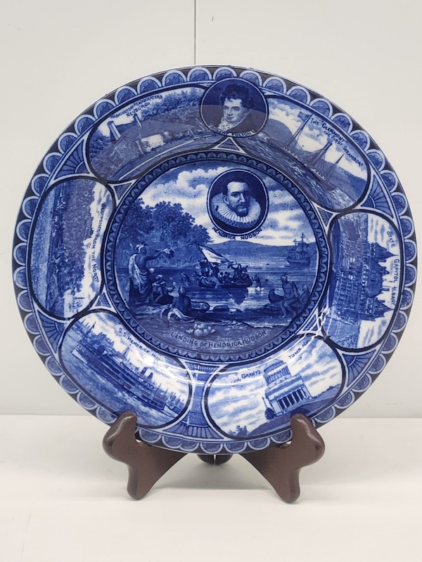  Rowland & Marsellus Flow Blue 10" Cabinet Plate Landing of Hendrick Hudson