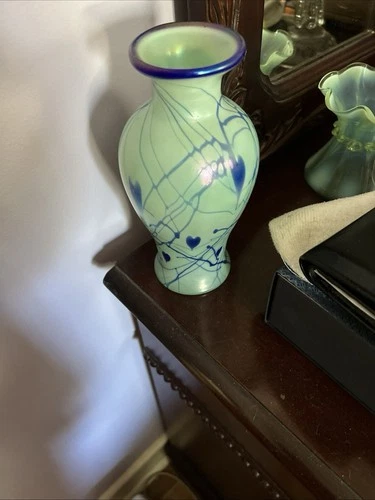 Fenton Hanging Hearts Vase Signed Dave Getty