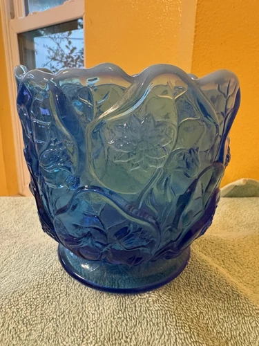 Pretty Fenton Blue Opalescent Water Lily 5.5” Art Glass Vase Jardinere