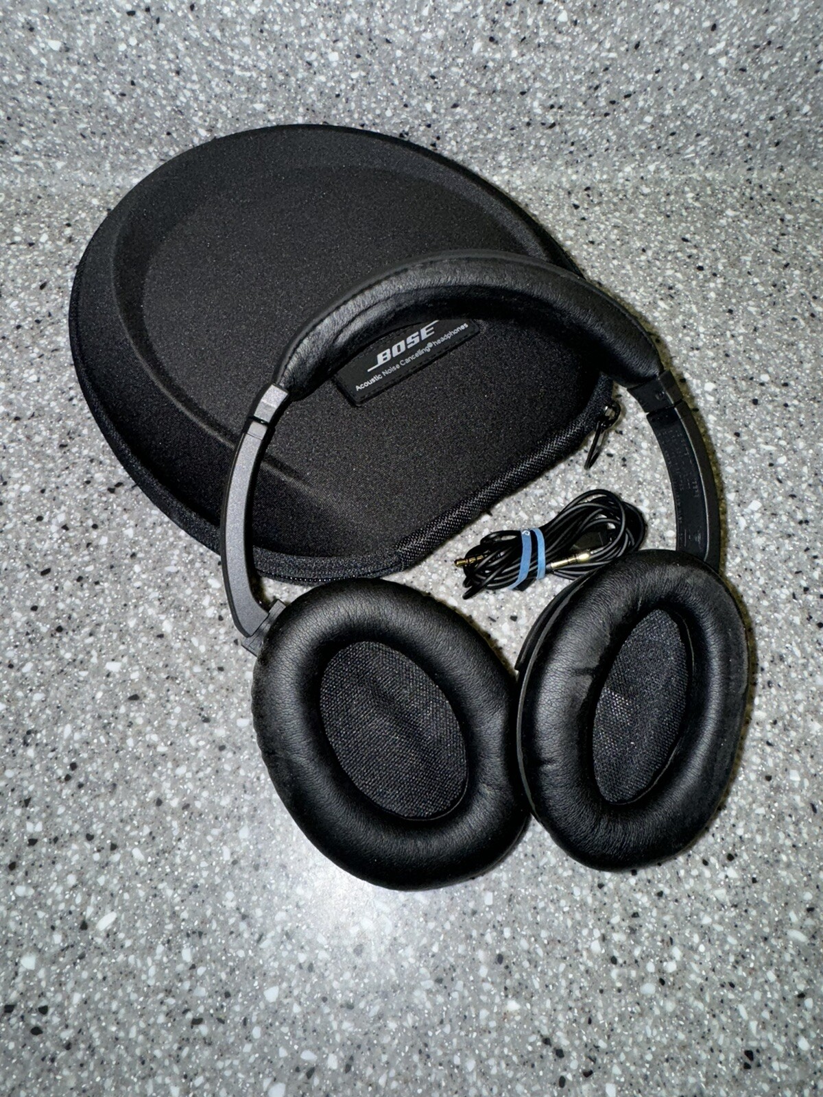 Bose QC15 Limited Edition Black Wired Over-Ear Noise-Cancelling Headphones-image