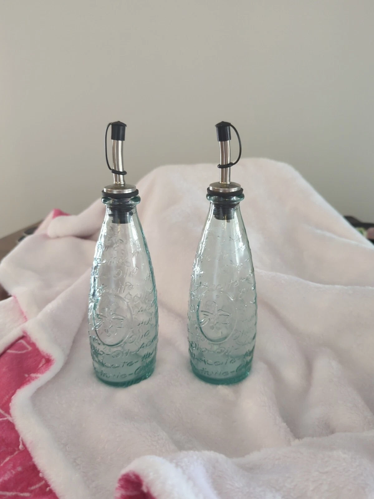 glass oil and vinegar bottles