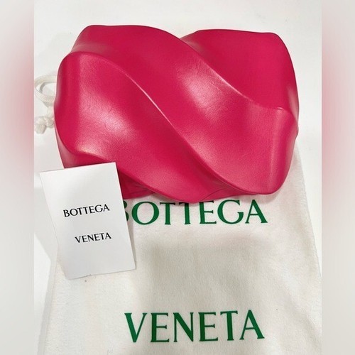 Bottega Veneta The Whirl Leather Clutch