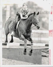 1986 Press Photo Brook Williamson preparing for the Charity Horse Show, Kansas