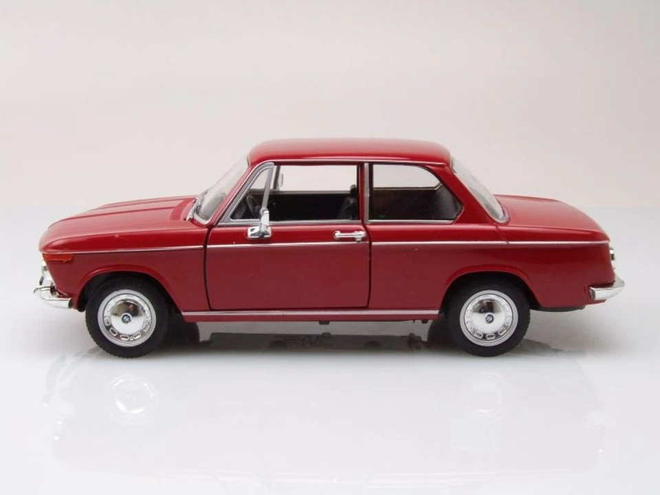 BMW 2002 Ti 1968 Rosso Modellino Auto 1:24 Welly - Immagine 3 di 4