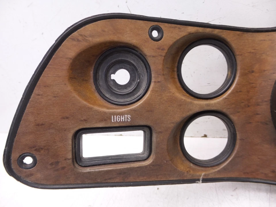 70-78 科迈罗仪表板仪表簇簇边框装饰原装 GM 6264712 — 第 2/4 张图片