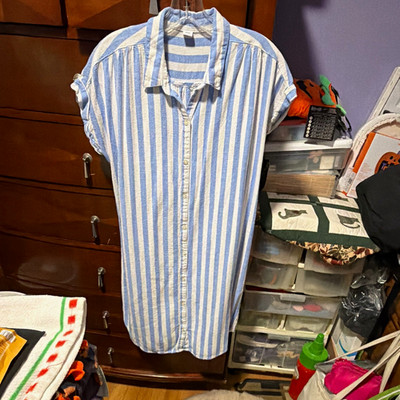 Old Navy Women's Blue White Striped Collared Short Sleeve Woven Button-Up L