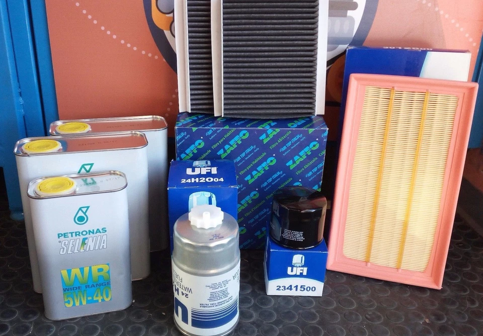 KIT TAGLIANDO 4 FILTRI UFI 5 LITRI SELENIA 5W40 PER ALFA ROMEO 147 1.9 JTD JTDM
