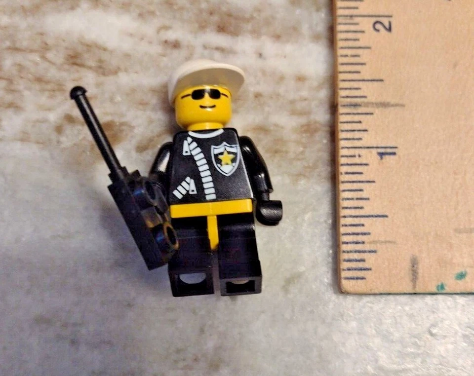Lego Town Clásico Policía Minifigura Insignia Cremalleras Gorra Blanca #6398 6545 G19 Foto 4 de 4