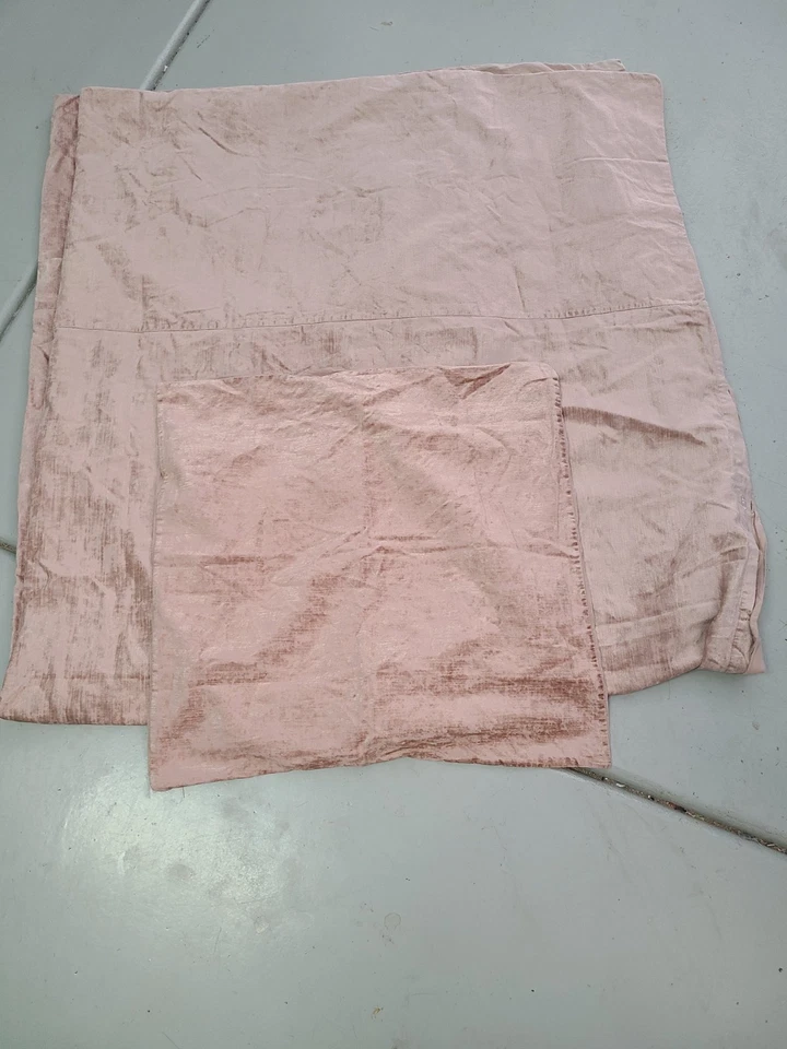 Edredón completo/queen West Elm "Blush Velvet" y 1 euro simula Foto 2 de 4